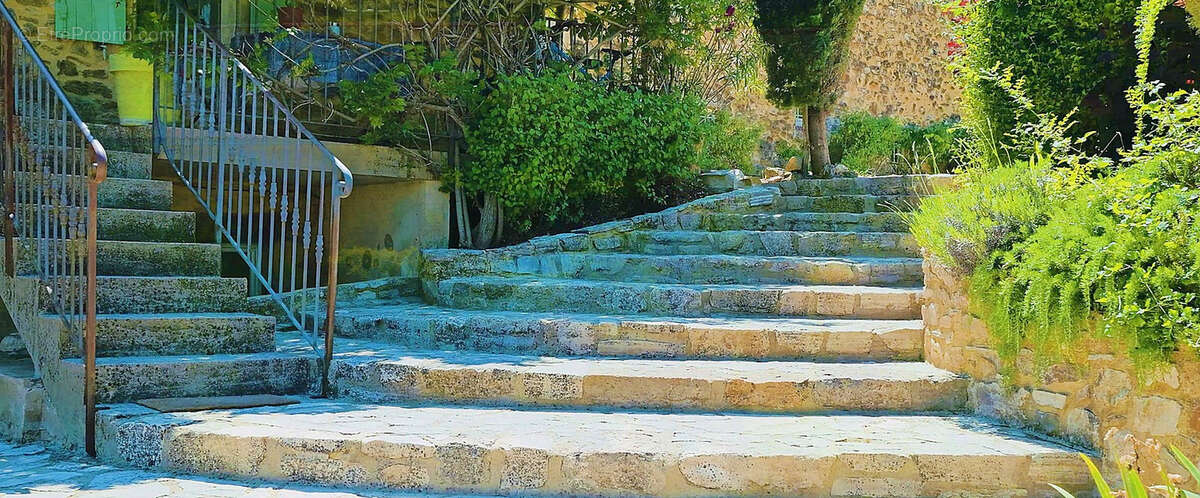 Maison à GOUDARGUES