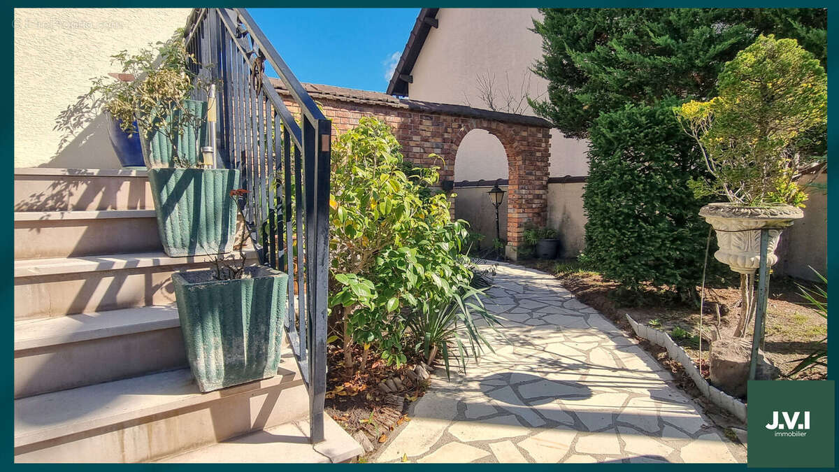 Maison à SAINT-GRATIEN