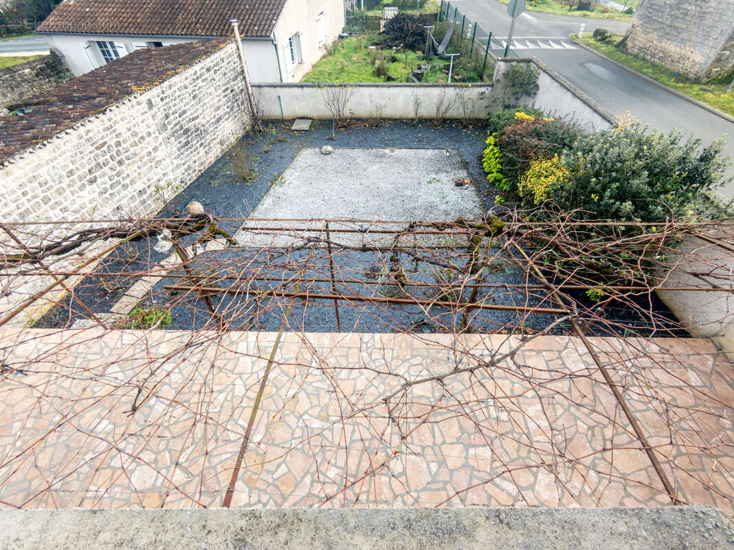 Maison à SAINT-SAVINIEN