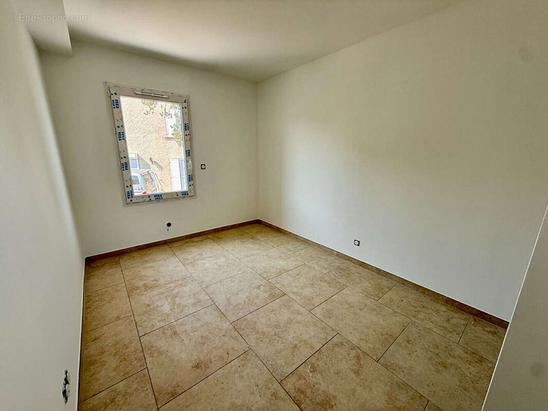 Maison Neuve Saint Maximin La Sainte Baume 4 pièce(s) 76.76 m2 - photo 6