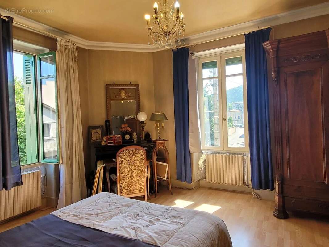 Maison à CAHORS