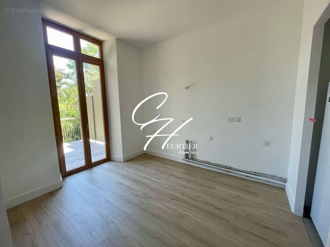 Appartement à LE PONT-DE-CLAIX