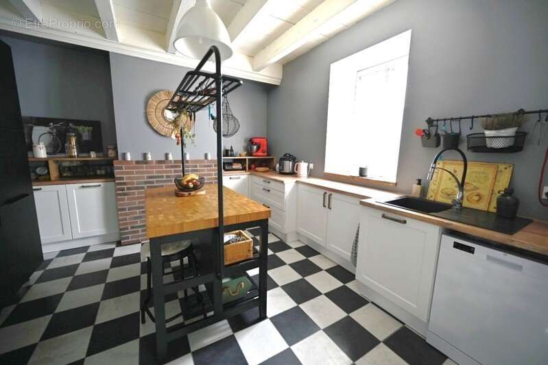 Maison en pierre de 7 pièces principales - photo 3