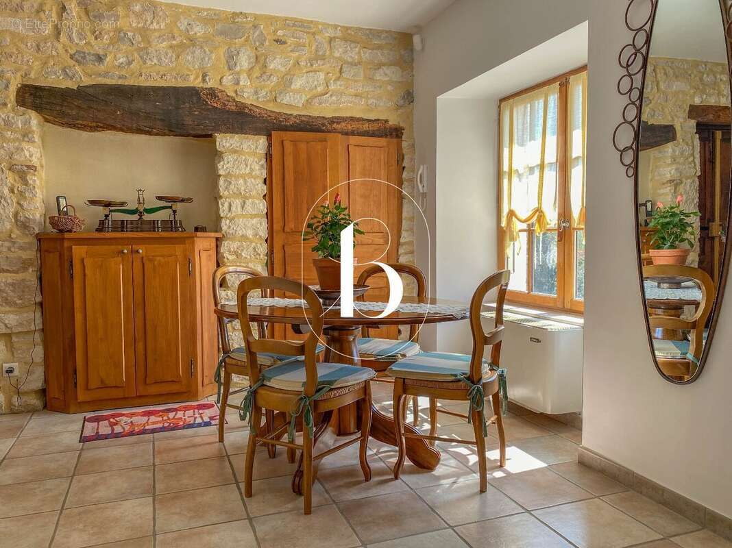 Maison à BARJAC