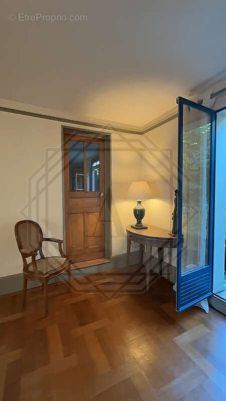 Maison à VILLENEUVE-LES-SABLONS