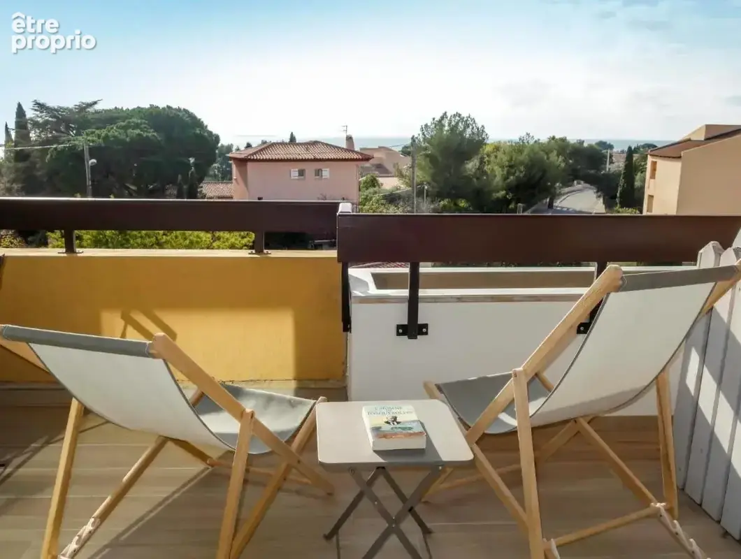 Superbe T2 avec vue mer dans résidence sécurisée avec piscine et parking - photo 4