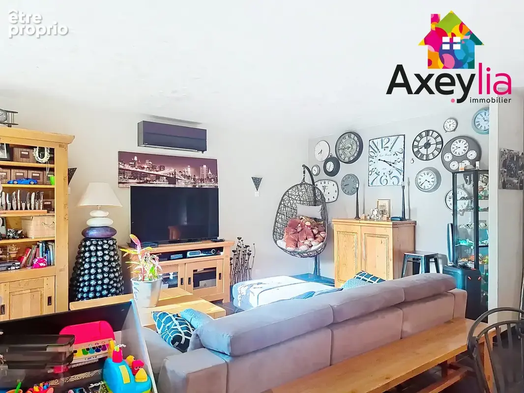 A vendre - proche centre charlieu - maison avec terrain - photo 3