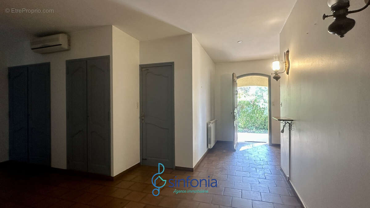 Maison à SAINT-LAURENT-LA-VERNEDE