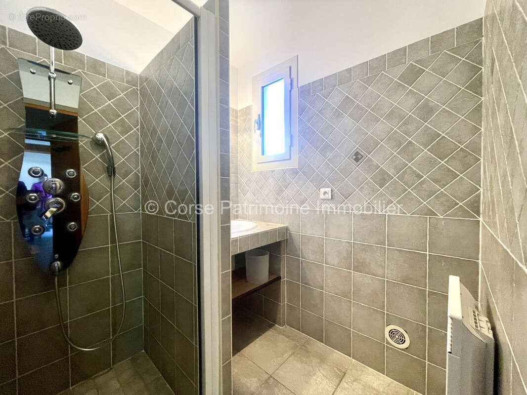 Mini villa en duplex dans une résidence sécurisée route de Palombaggia - photo 8