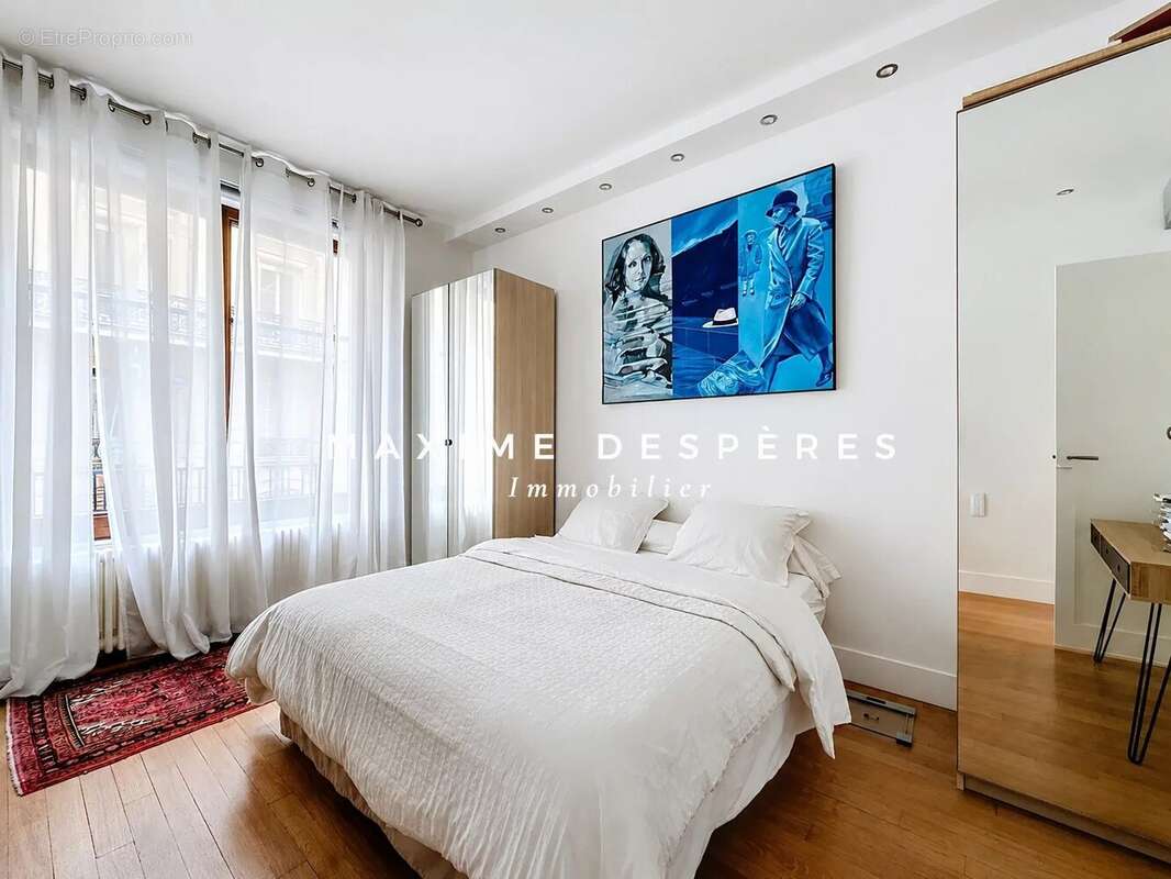 Appartement à PARIS-16E