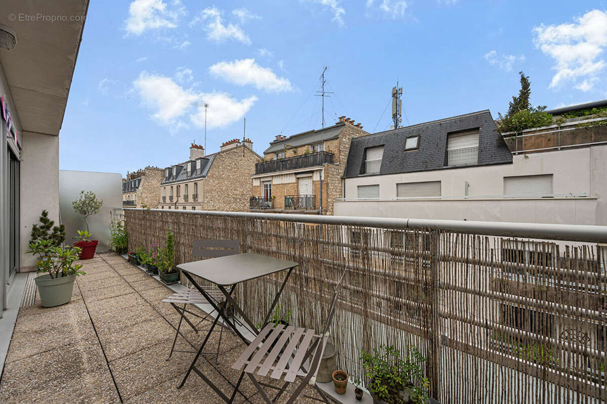 Appartement à PARIS-14E