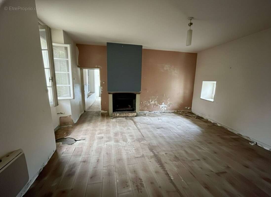 Maison à AUMAGNE