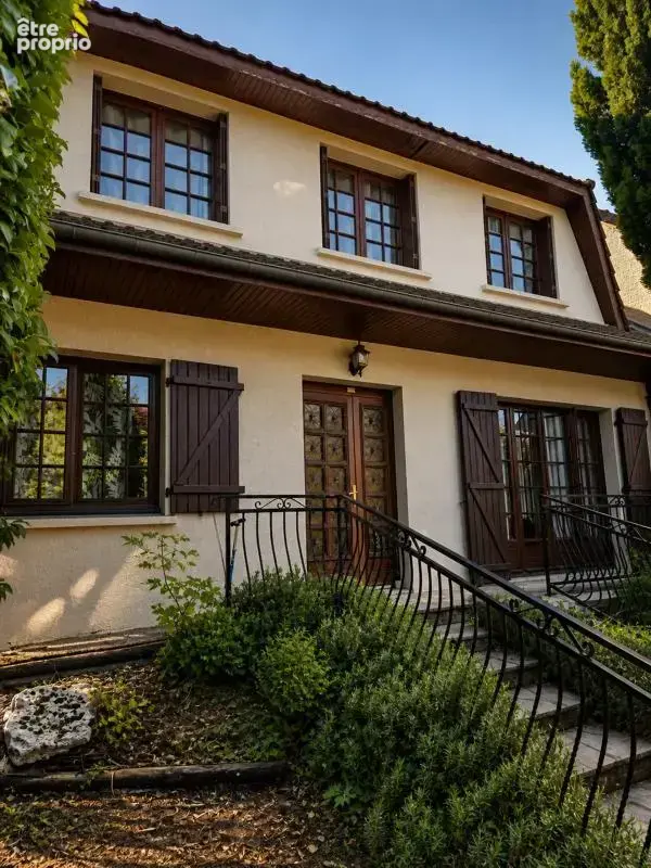 Maison de 7 pièces de 150 m² à Clichy-sous-Bois - photo 5