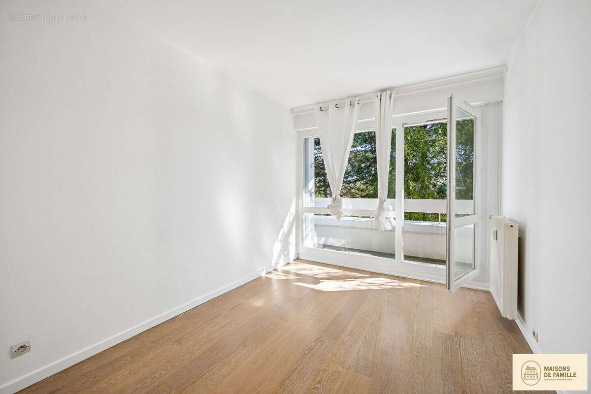 Appartement à LES ESSARTS-LE-ROI