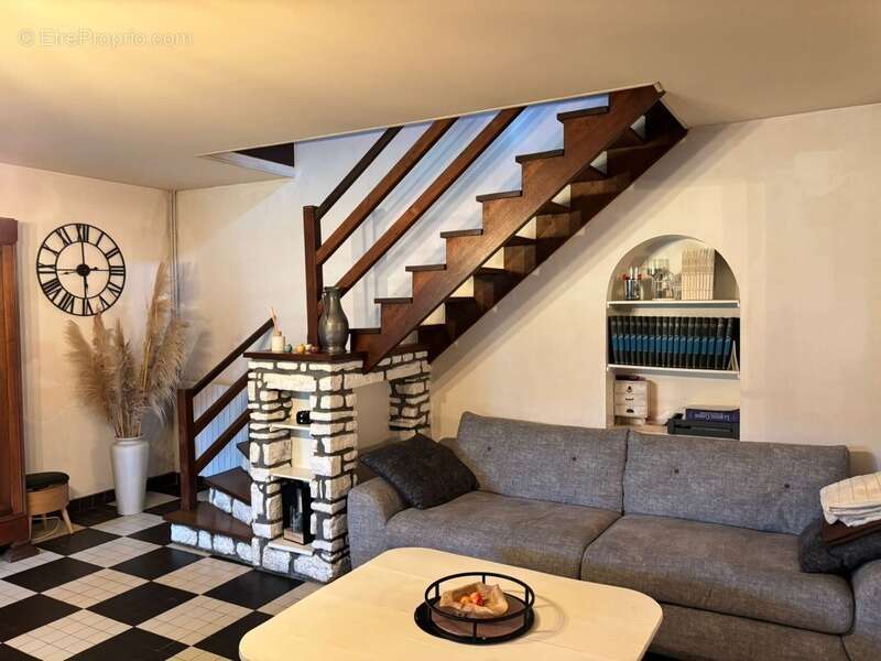 Maison à DANGE-SAINT-ROMAIN