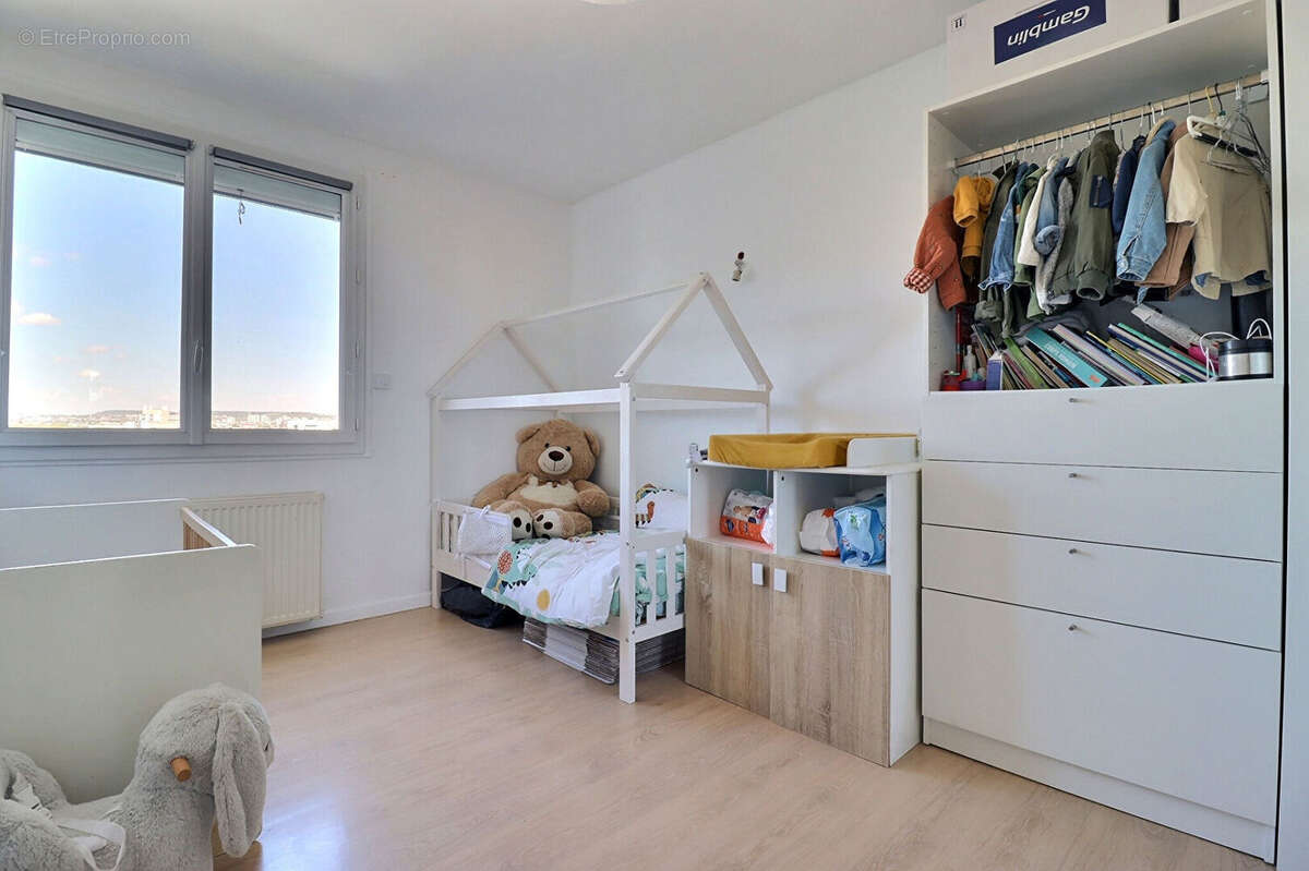 Appartement à COLOMBES