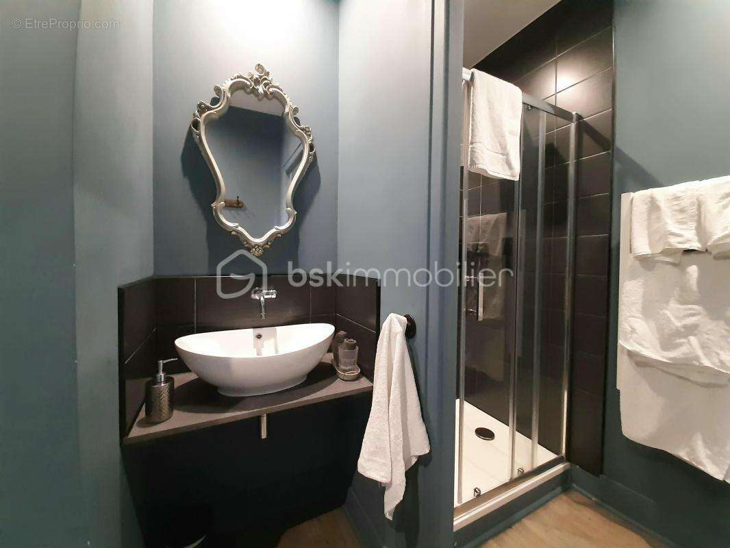 Maison à SAINT-LAURENT-SUR-GORRE