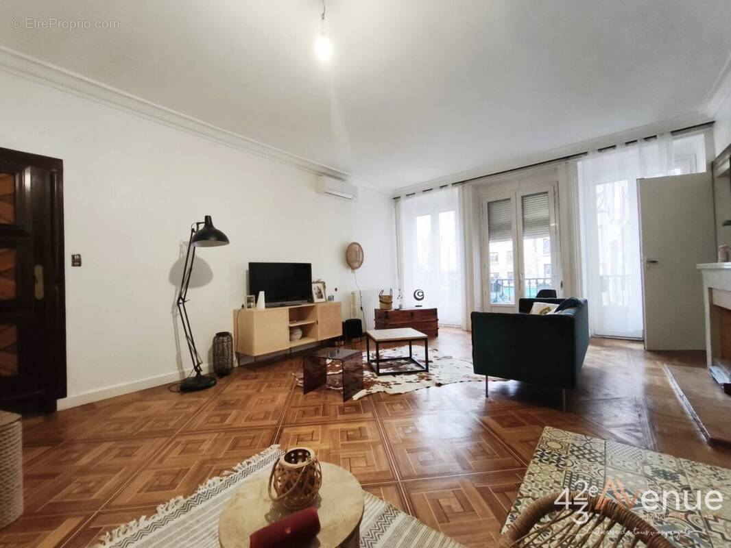 Appartement à SAINT-ETIENNE