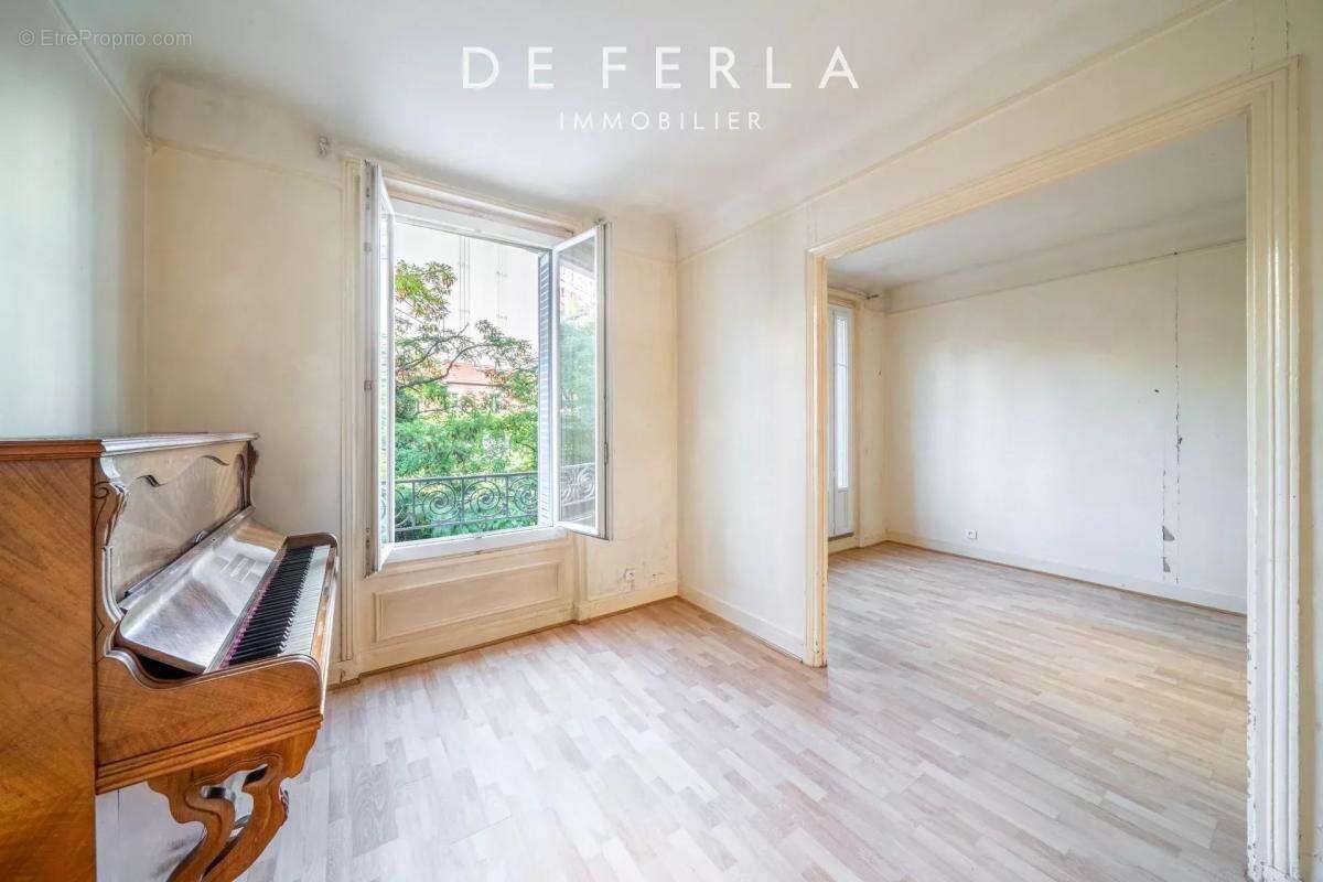 Appartement à PARIS-14E