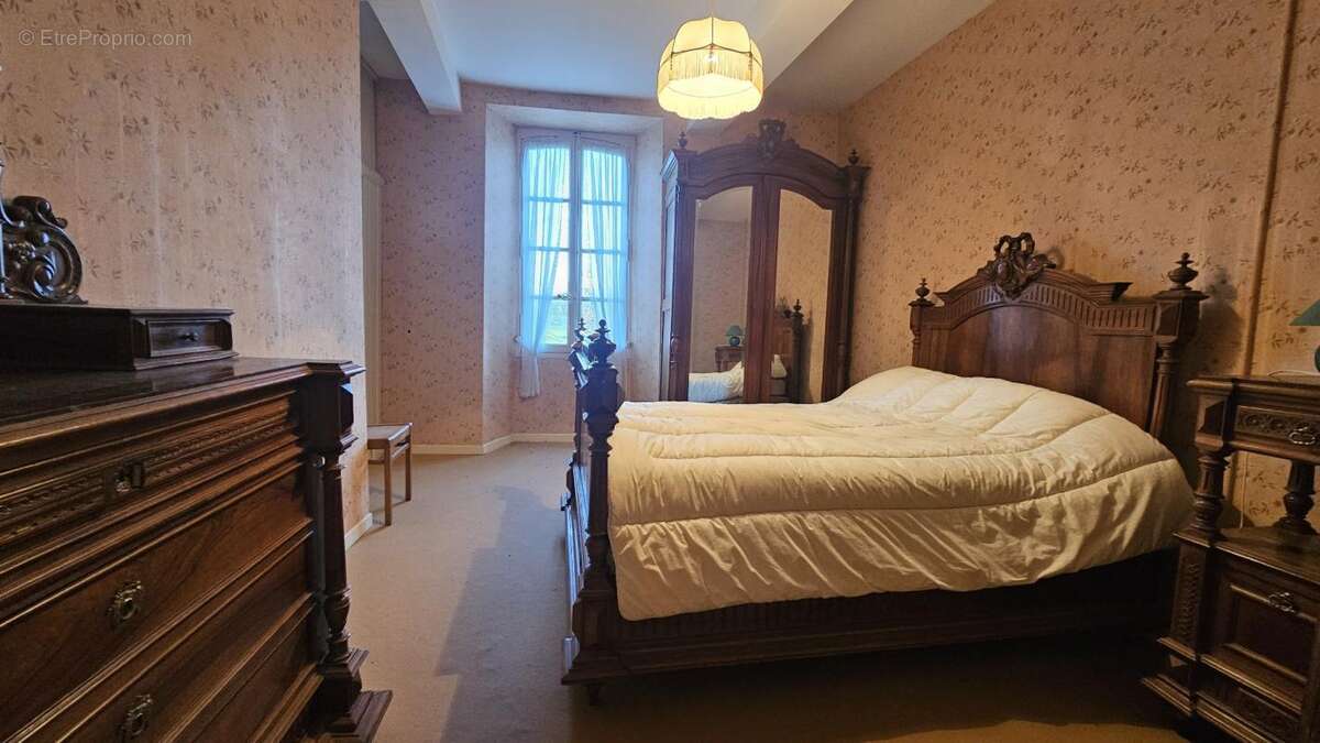 Maison à CASTELNAU-DE-MONTMIRAL