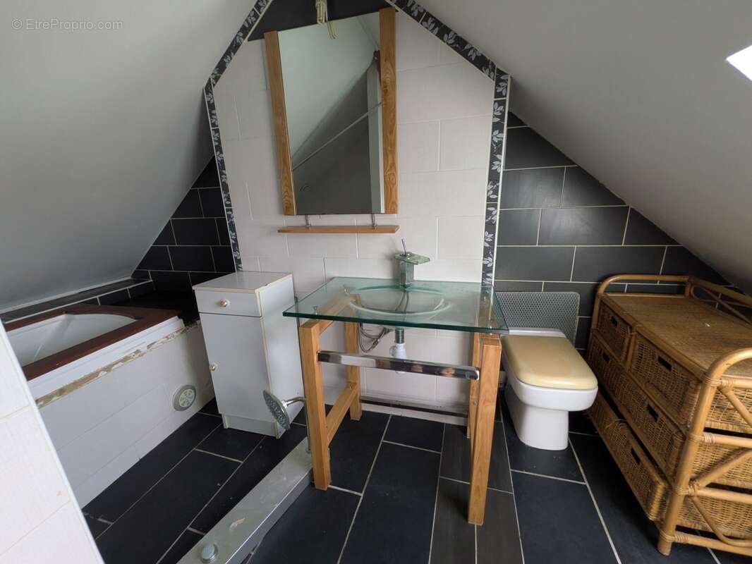 Ploerdut maison en rez de chaussée surélevé de 6 pièces de 130m² environ parcelle clôturée de 1327m² - photo 13