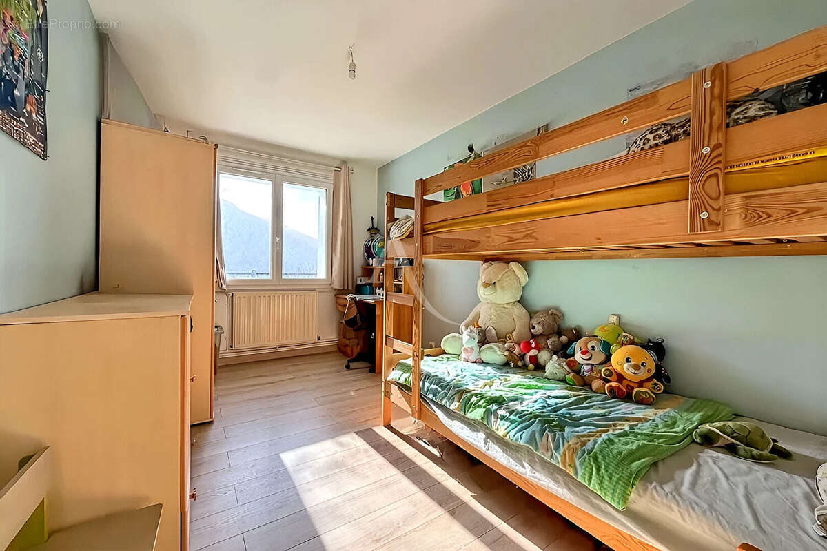 Maison à CHAMPAGNE-LES-MARAIS