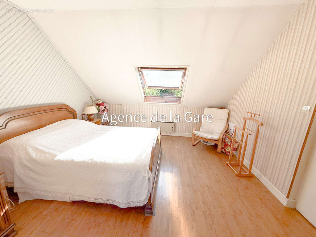 Maison à SARTROUVILLE