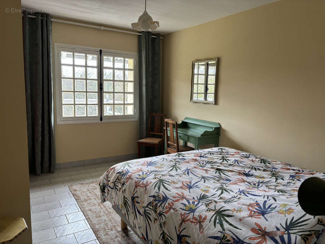 Maison à VICQ-EXEMPLET