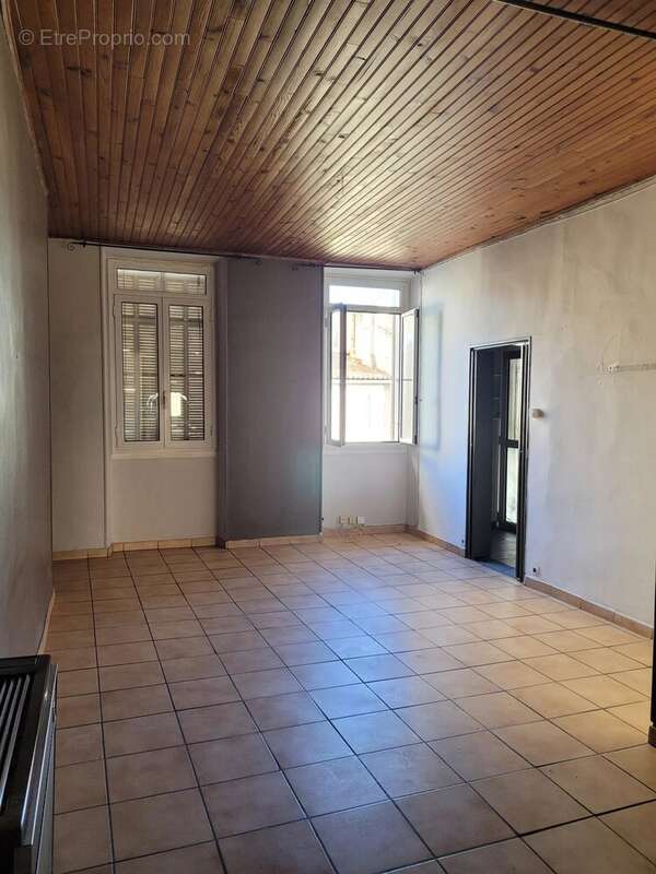 Appartement à MARSEILLE-5E