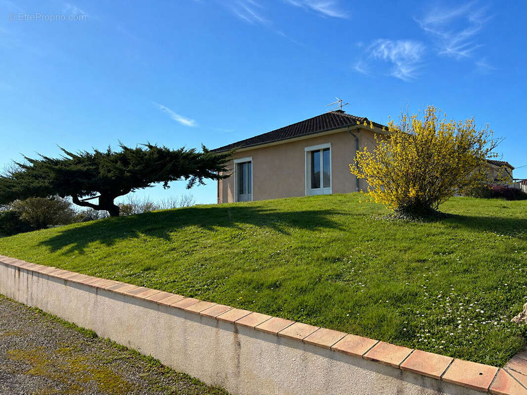 Maison à SAINT-PARDOUX-ISAAC