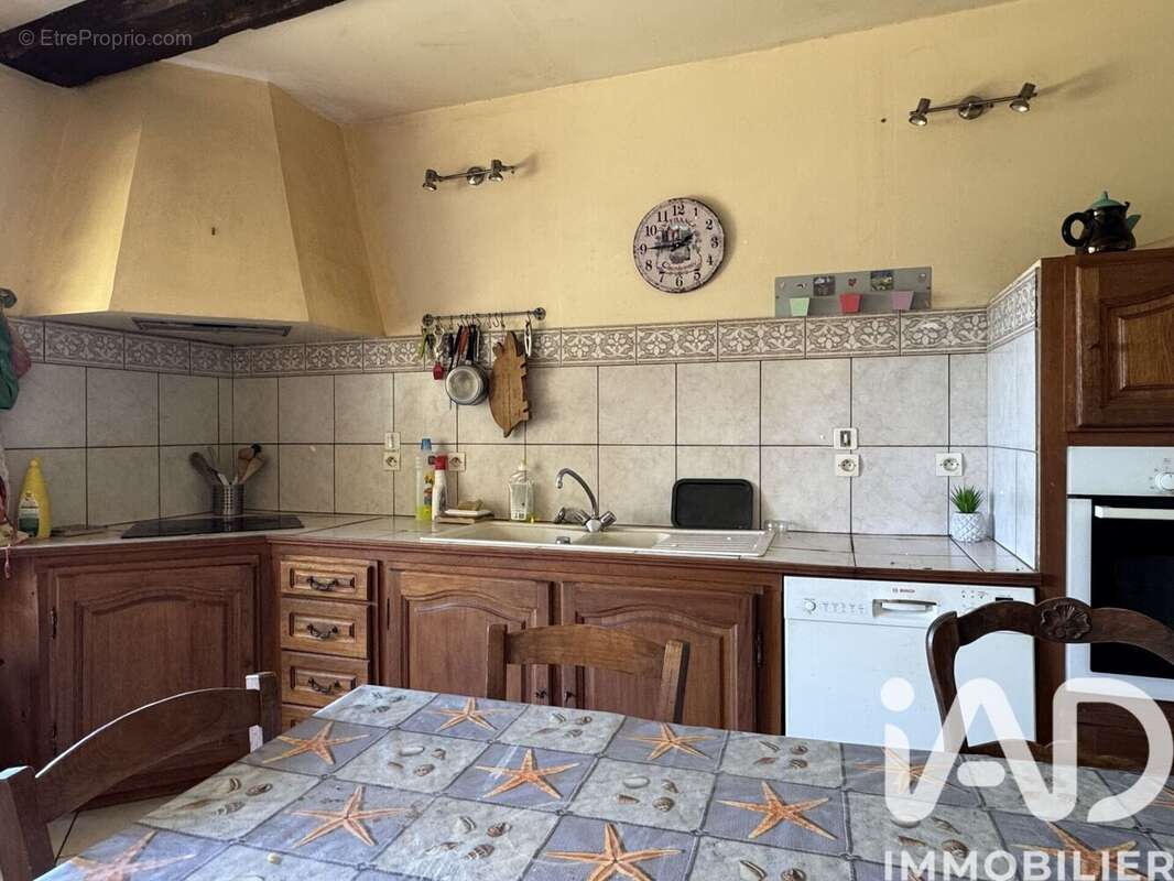 Maison 150 m² à Villefranche-De-Panat  - photo 9