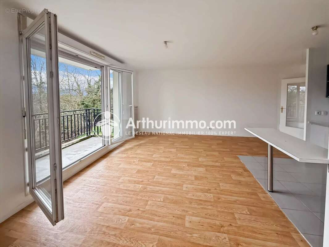 Appartement à CORBEIL-ESSONNES