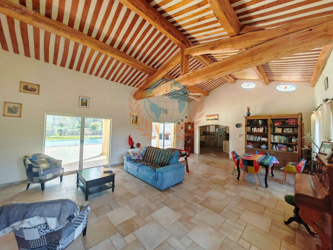 Propriété de charme avec piscine et dépendance - photo 16