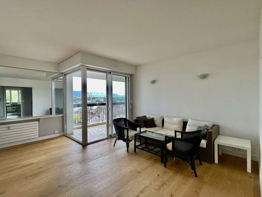 Appartement à FERNEY-VOLTAIRE