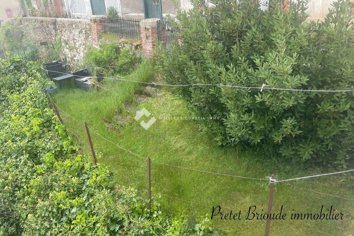 Maison 85 m² à Massiac  - photo 3