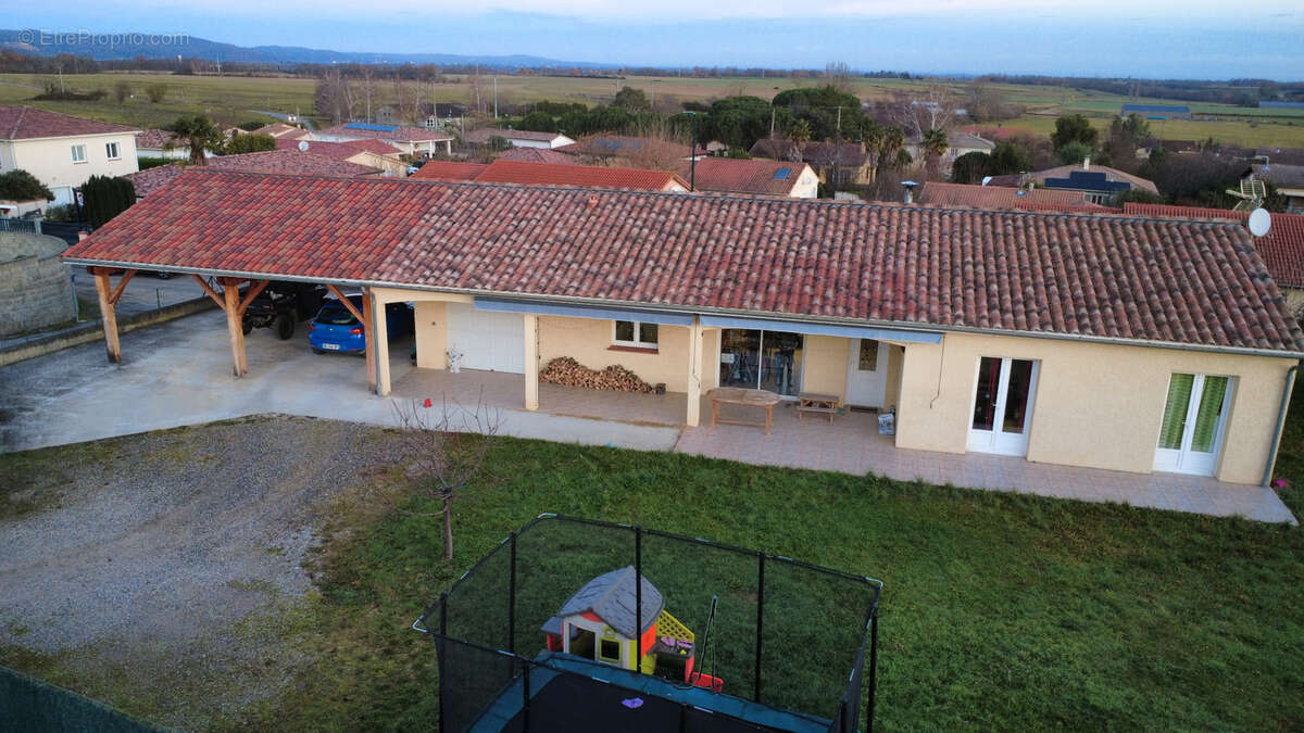 Maison à SAINT-FELIX-DE-RIEUTORD