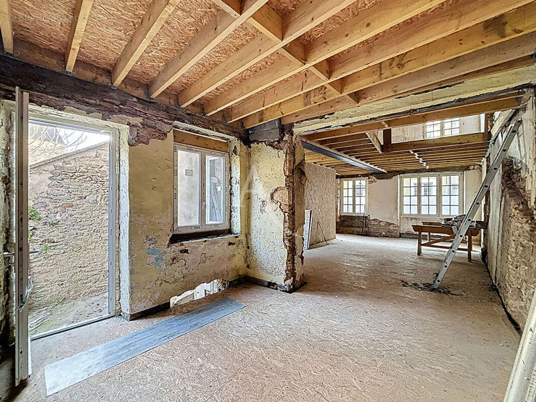 Immeuble à diviser de 226m² Château Gontier Sur Mayenne Hyper Centre - photo 4