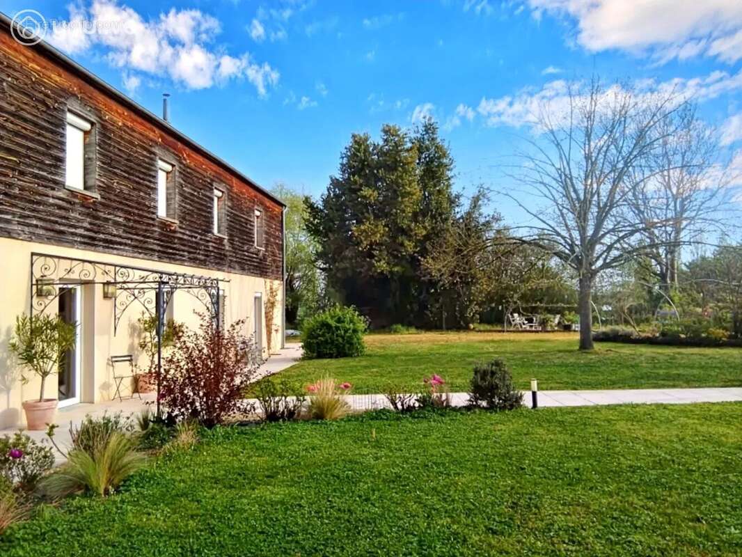 Maison à BRISSAC-QUINCE