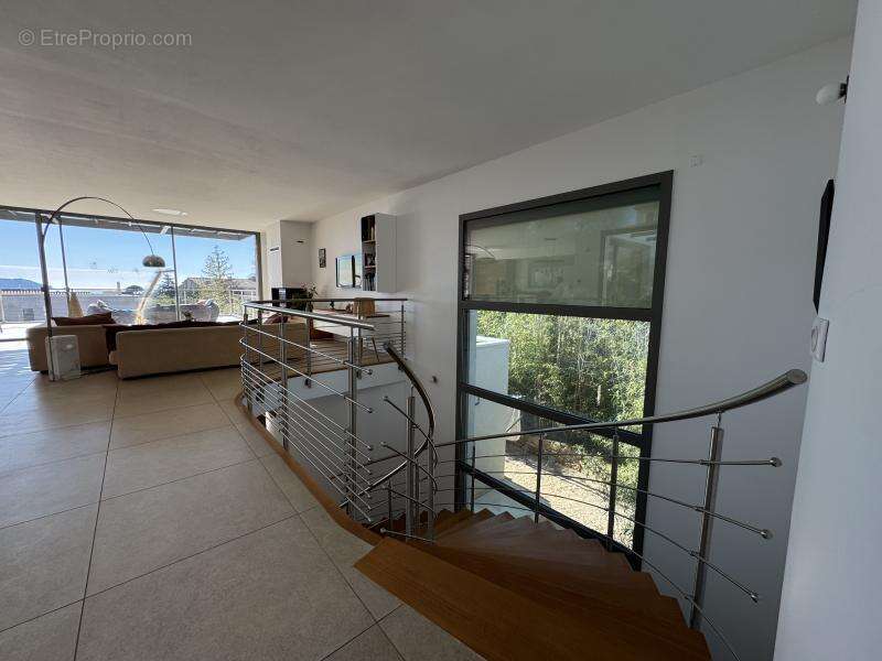 Maison à CARQUEIRANNE