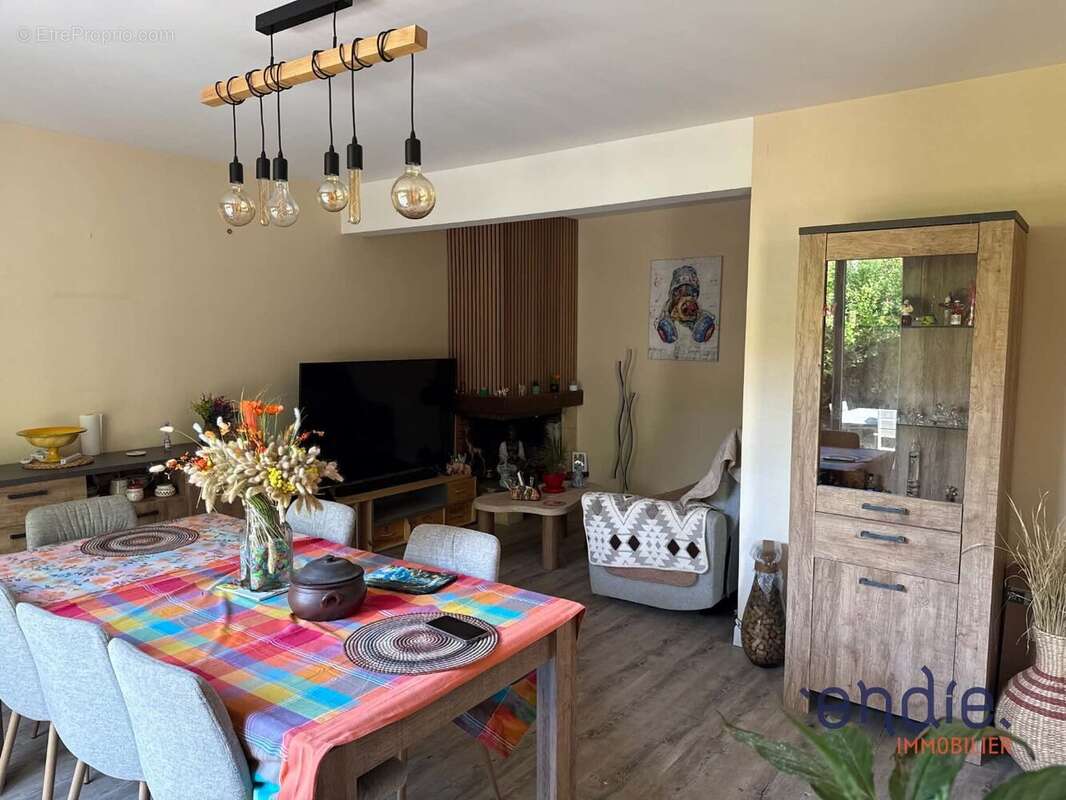 Maison 104 m² à Dompierre-Sur-Besbre  - photo 4