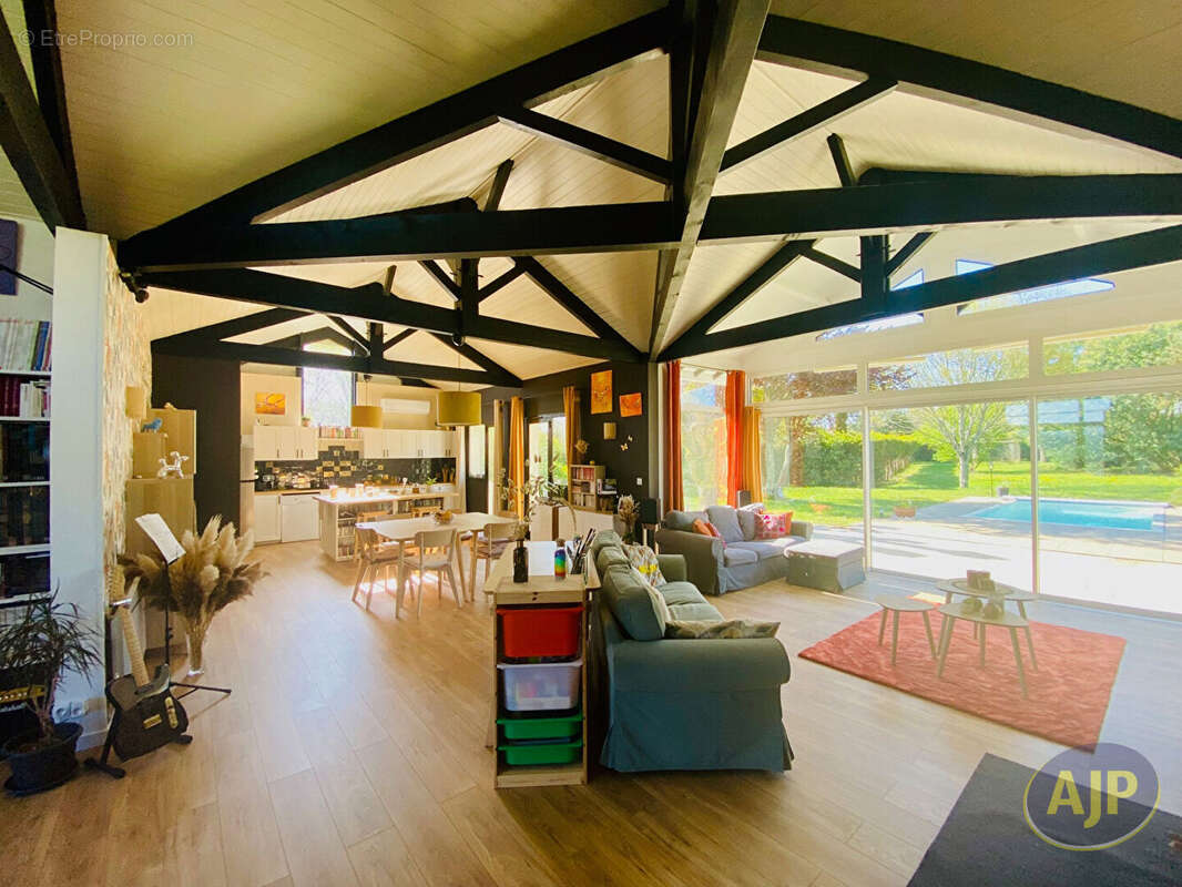 Maison à LESPARRE-MEDOC