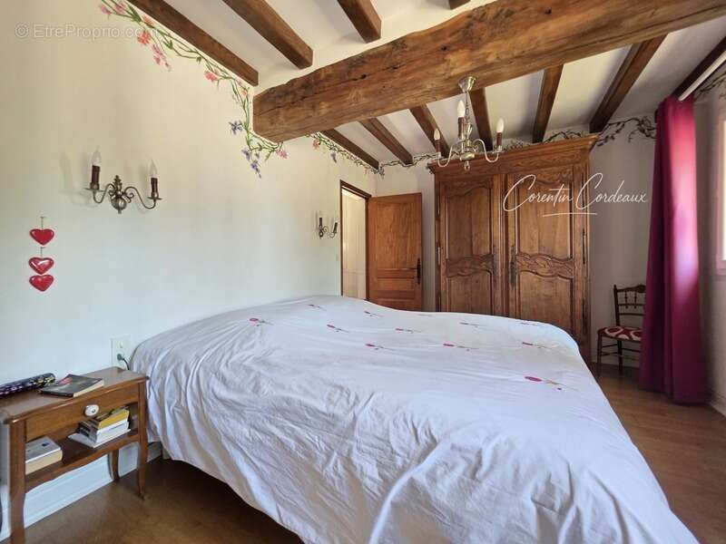 Maison de caractère en brique et silex – XIXe siècle – Environ 193 m² habitables – Terrain de 3 200 m² - photo 8