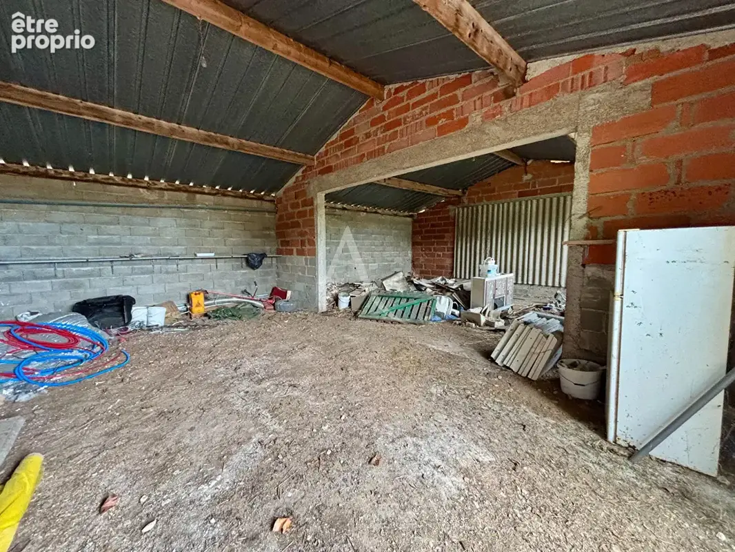 Maison rénovée avec sous-sol et dépendances - photo 11