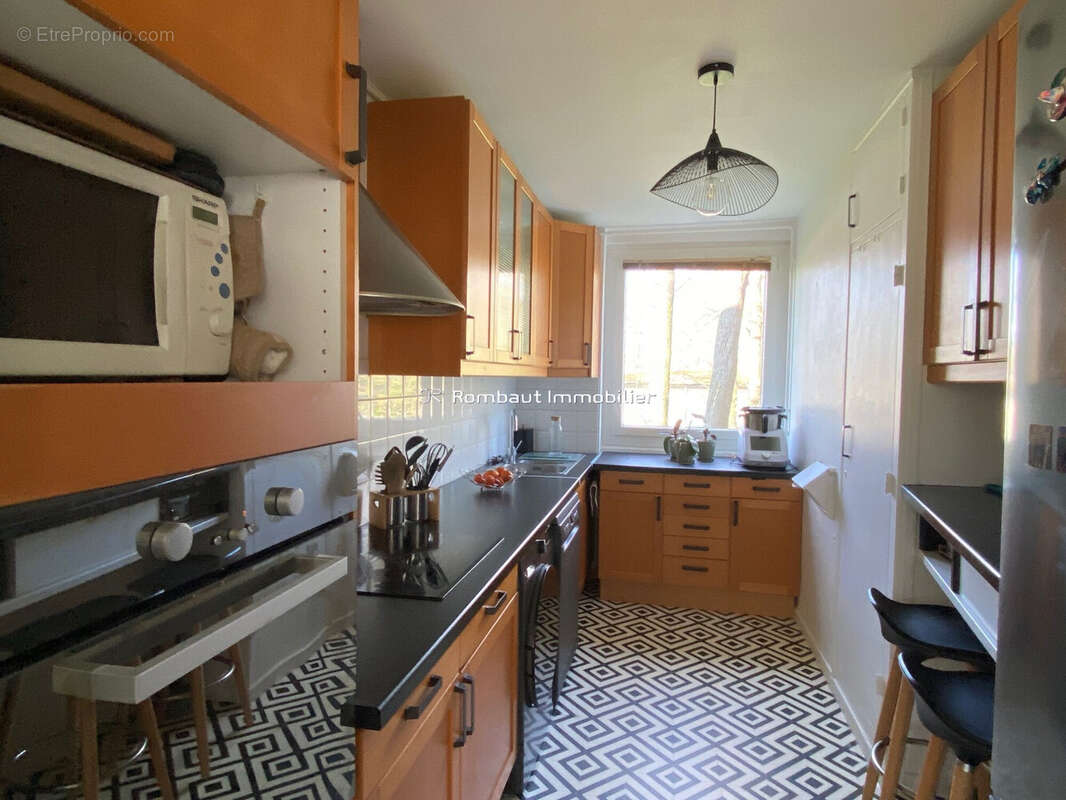 Appartement à LA CELLE-SAINT-CLOUD