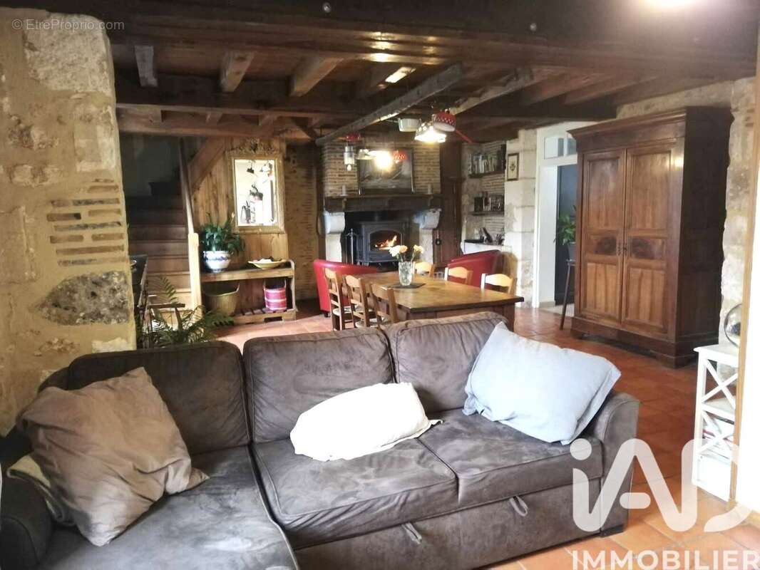 Photo 6 - Maison à SAINT-FELIX-DE-VILLADEIX