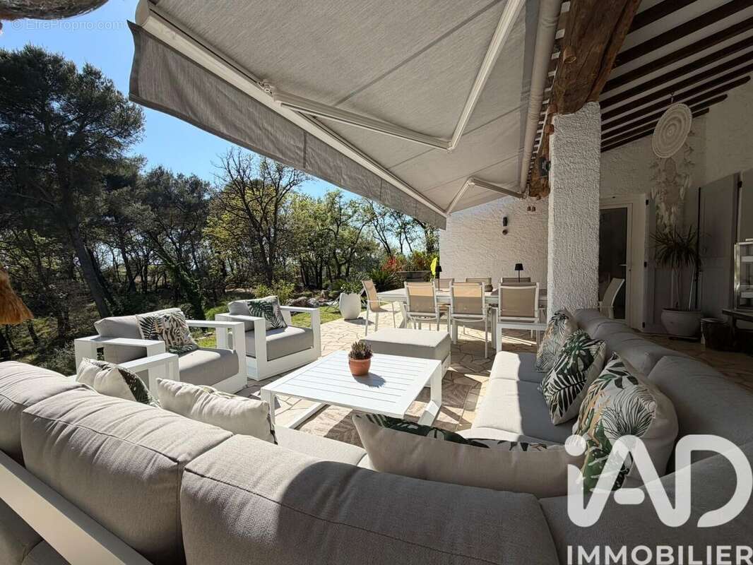 Maison 163 m² à Cagnes-Sur-Mer  - photo 2