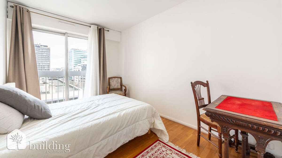 Appartement à COURBEVOIE