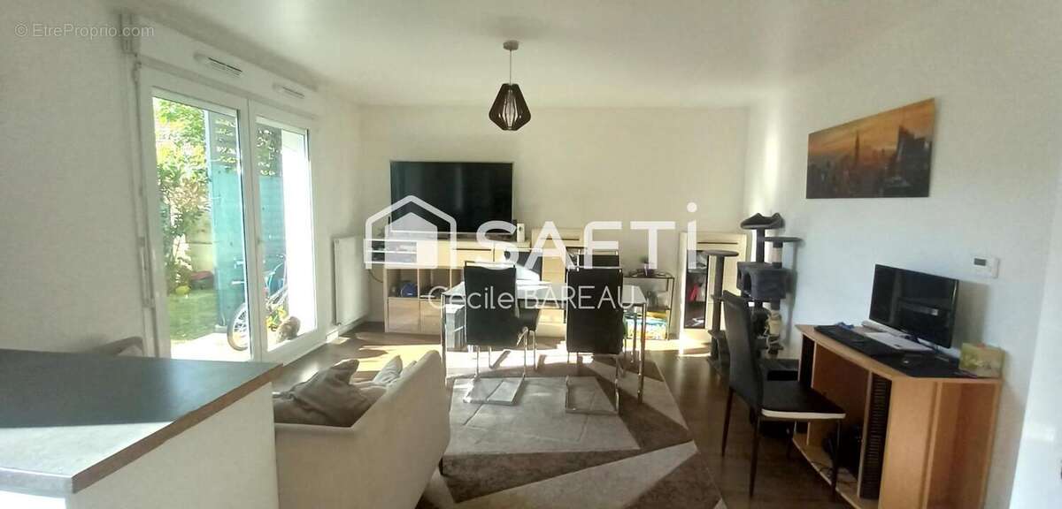 Photo 2 - Appartement à FONTENAY-LE-VICOMTE