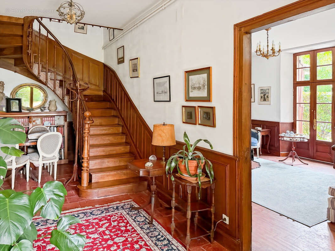 Propriété 358 m2 à vendre -avec 7700 m2 de parc - Maison 8 pièces de 234 m2, gîte de 124 m2 et piscine proche de MARCIAC (32) - photo 4
