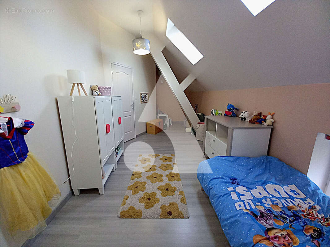 Maison à PONT-SUR-SAMBRE